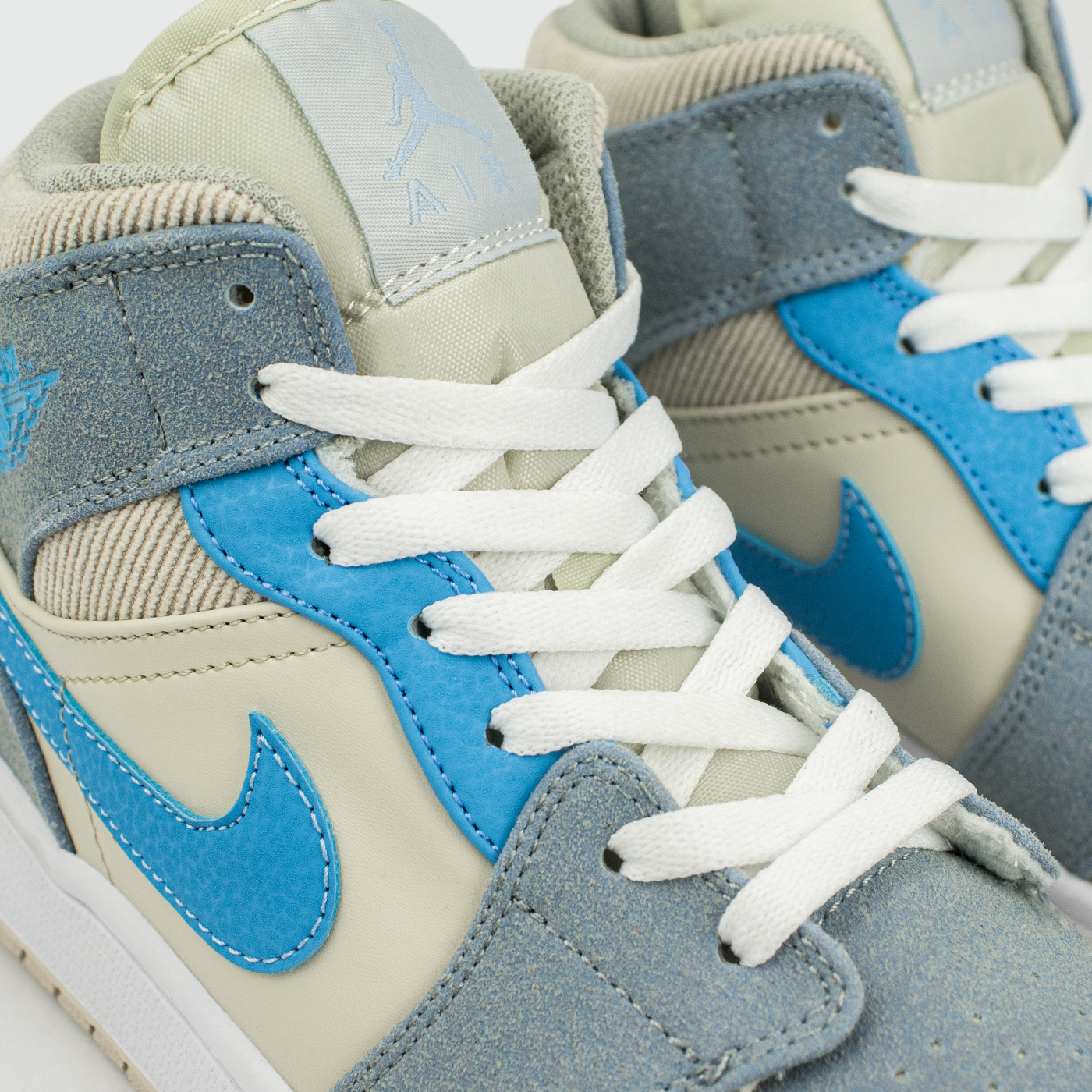 Кроссовки Nike Air Jordan 1 Wmns Mixed Blue new Кроссовки Nike Air Jordan 1 Wmns Mixed Blue new
