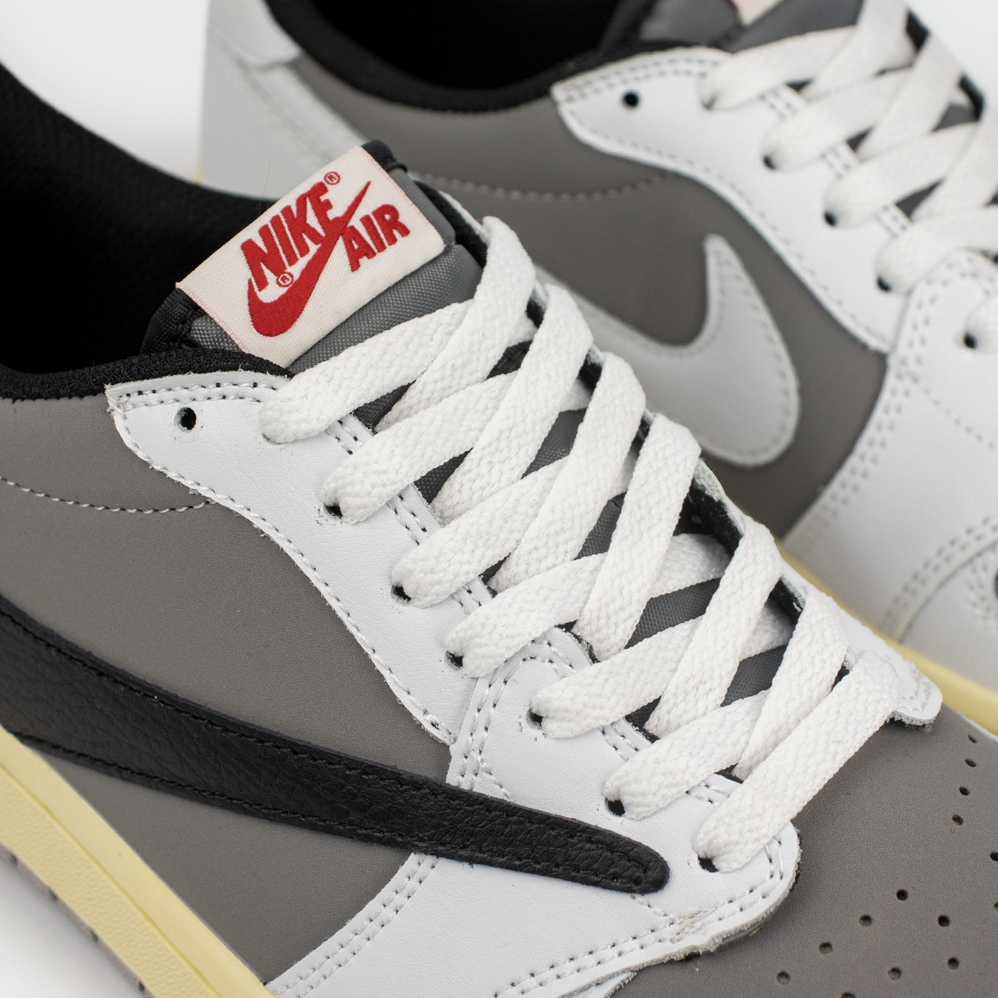 Кроссовки Nike Air Jordan 1 Low x TS Grey / Black Sw.