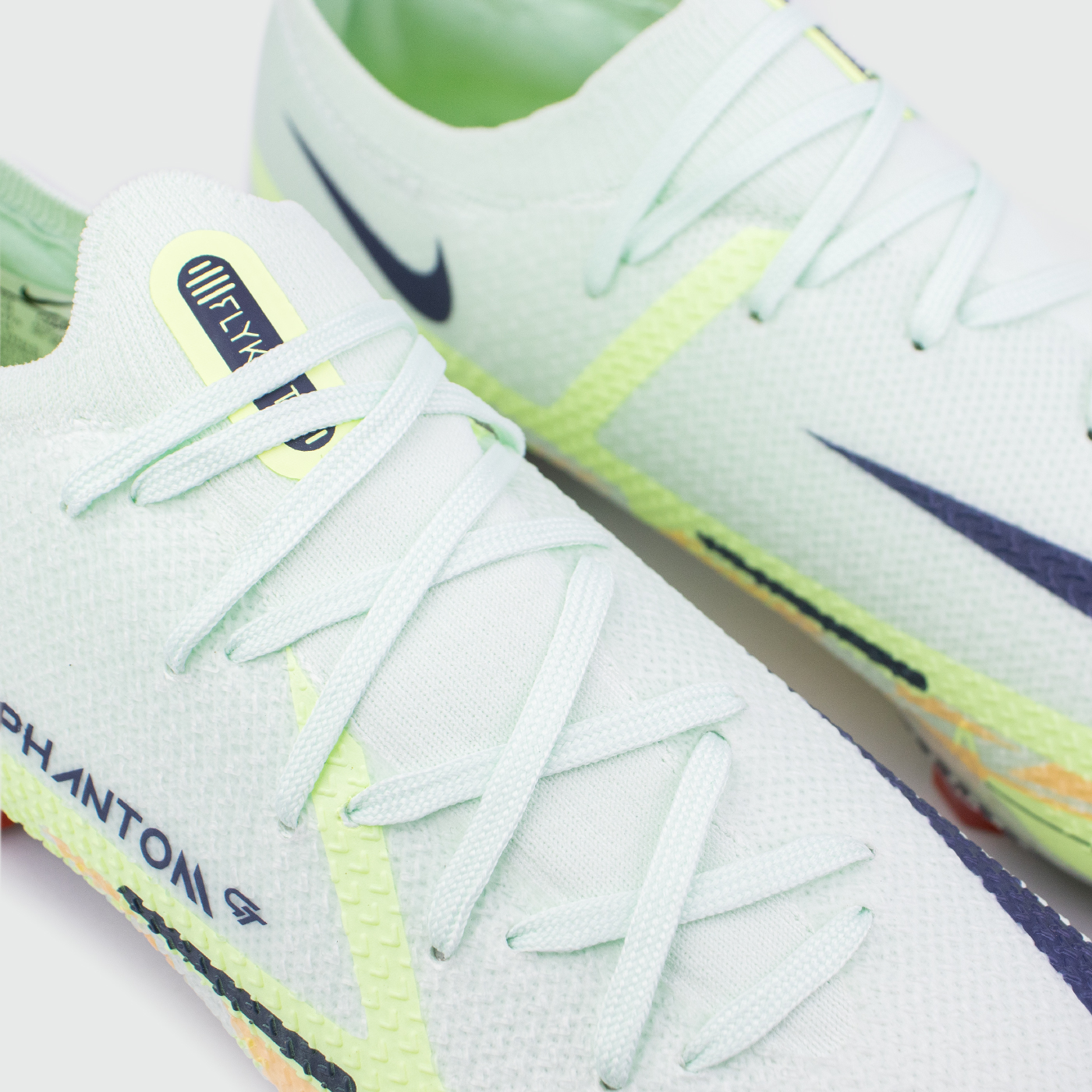 Бутсы Nike Phantom GT2 Dynamic Fit Elite FG Green Бутсы Nike Phantom GT2 Dynamic Fit Elite FG Green