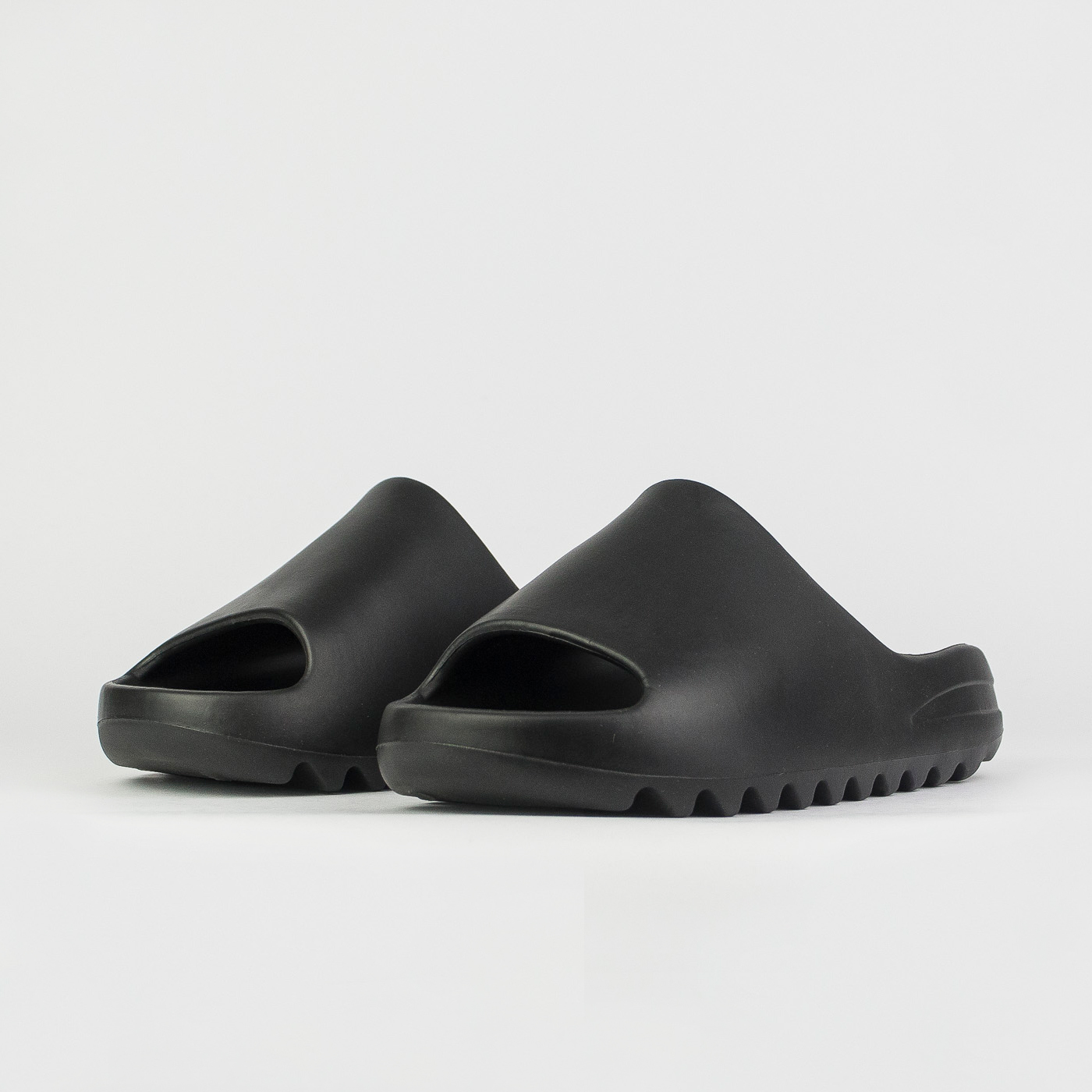Шлёпки Adidas Yeezy Slide Black