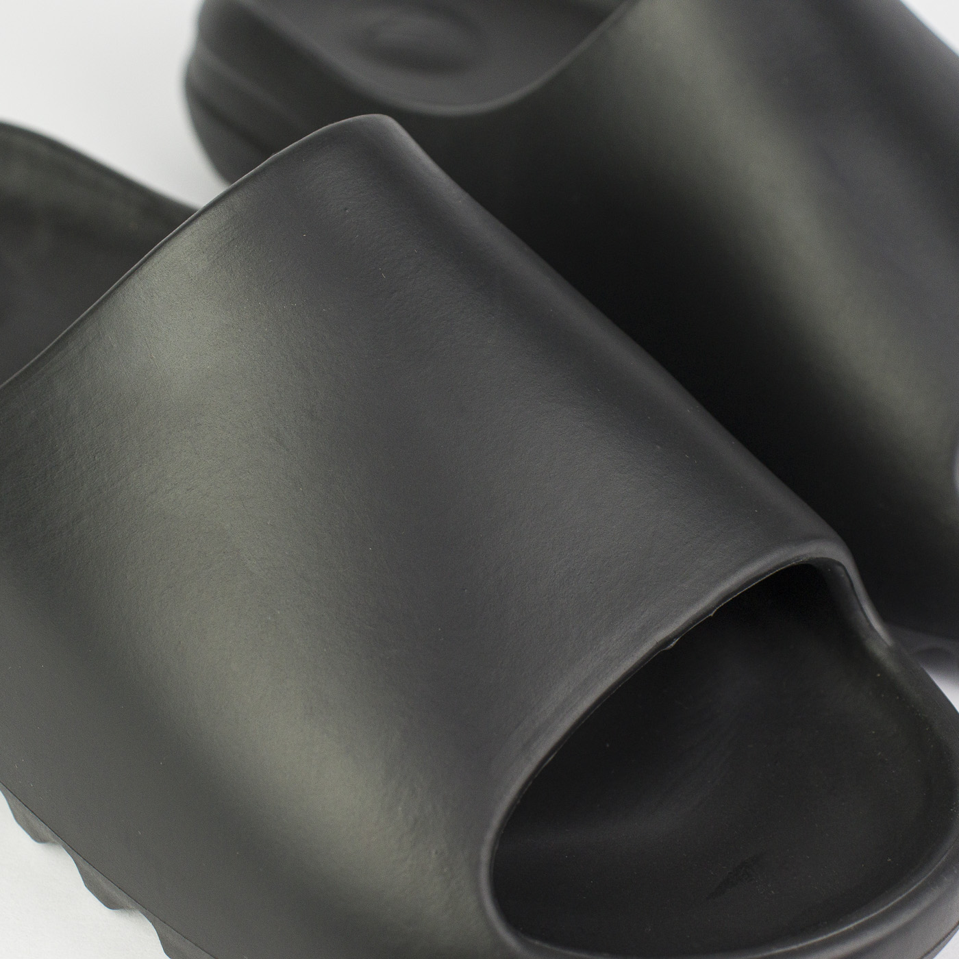 Шлёпки Adidas Yeezy Slide Black
