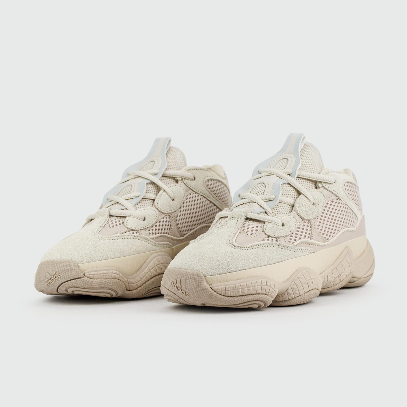 Кроссовки Adidas Yeezy Boost 500 Wmns Light Grey Кроссовки Adidas Yeezy Boost 500 Wmns Light Grey