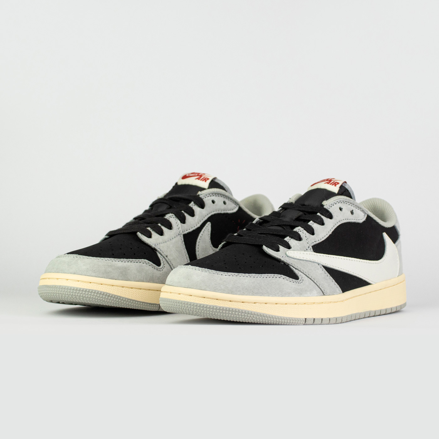 Кроссовки Air Jordan 1 Low x Travis Scott Light Grey Wmns Кроссовки Air Jordan 1 Low x Travis Scott Light Grey Wmns