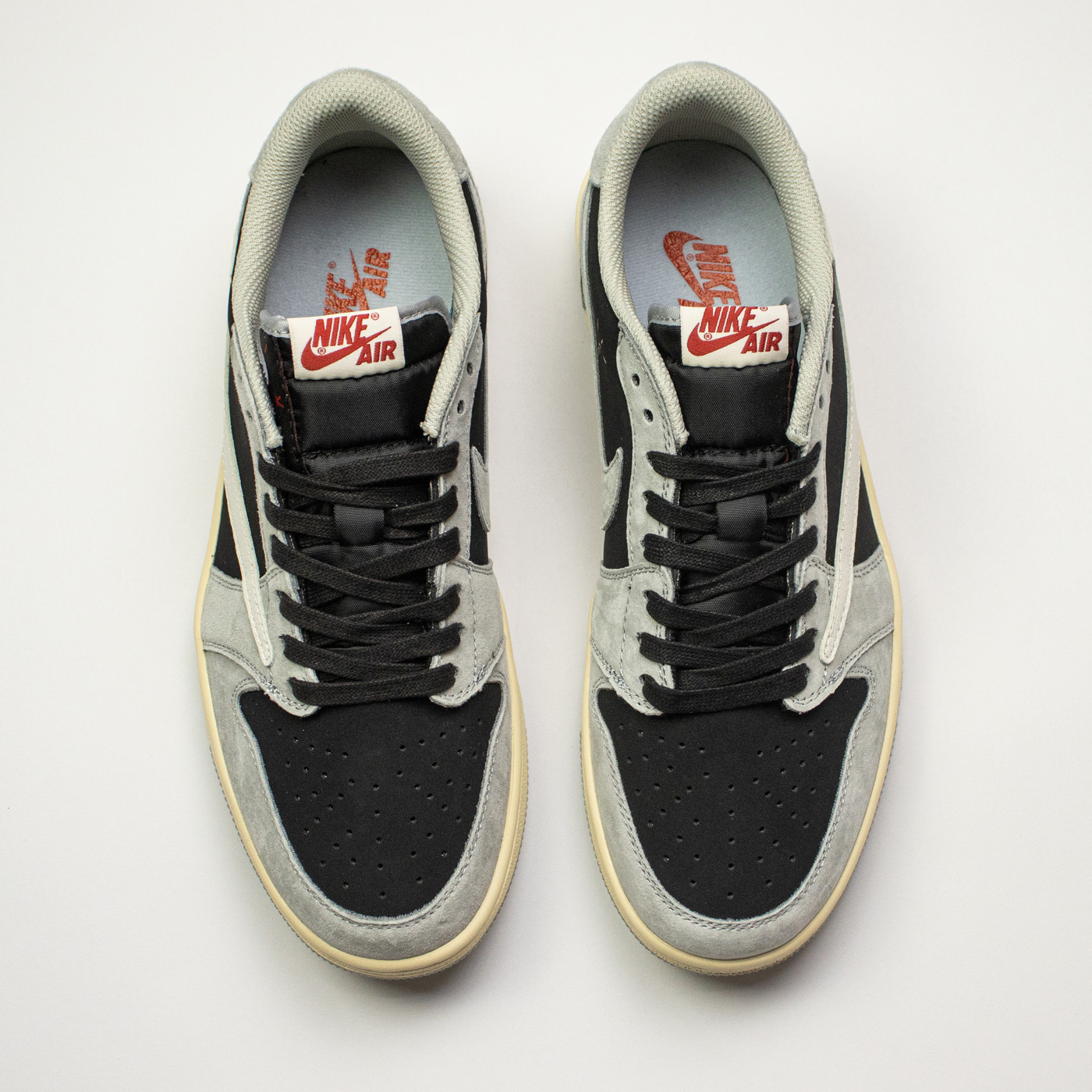 Кроссовки Air Jordan 1 Low x Travis Scott Light Grey Wmns Кроссовки Air Jordan 1 Low x Travis Scott Light Grey Wmns
