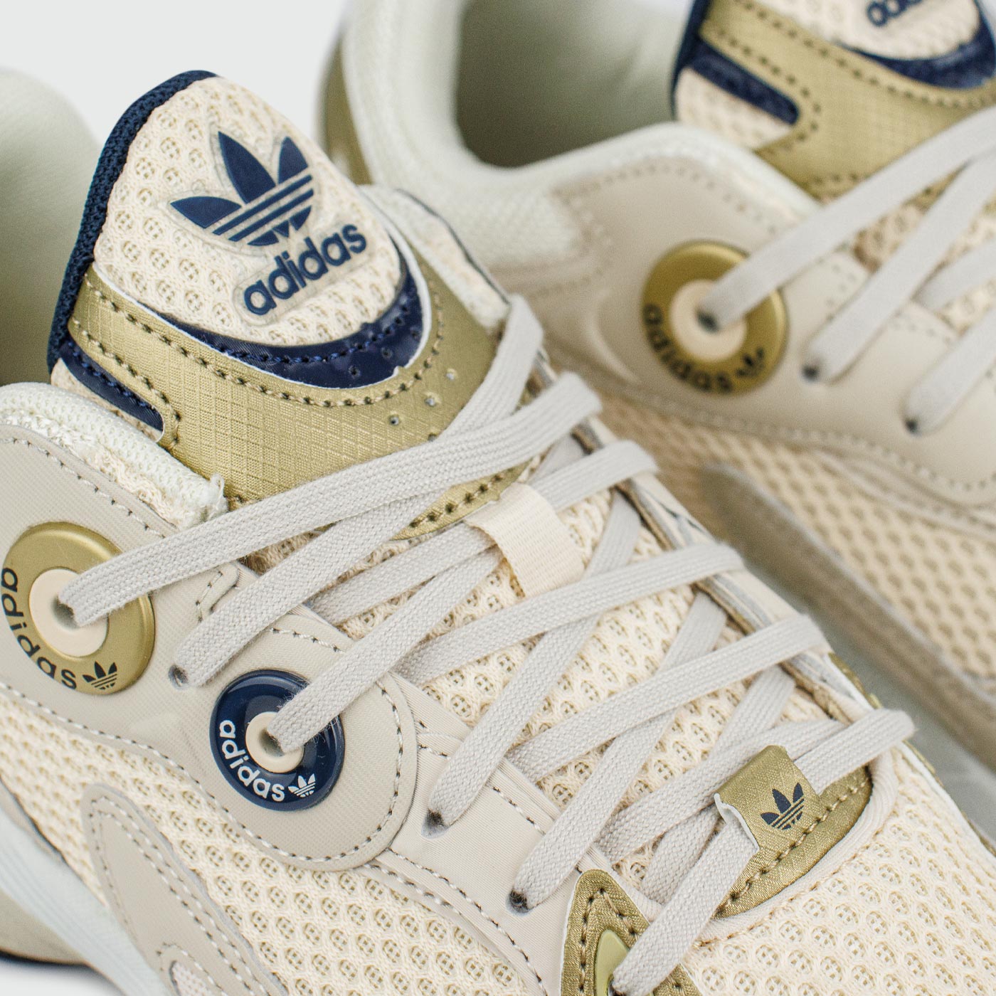 Кроссовки Adidas Astir Beige White Wmns Кроссовки Adidas Astir Beige White Wmns