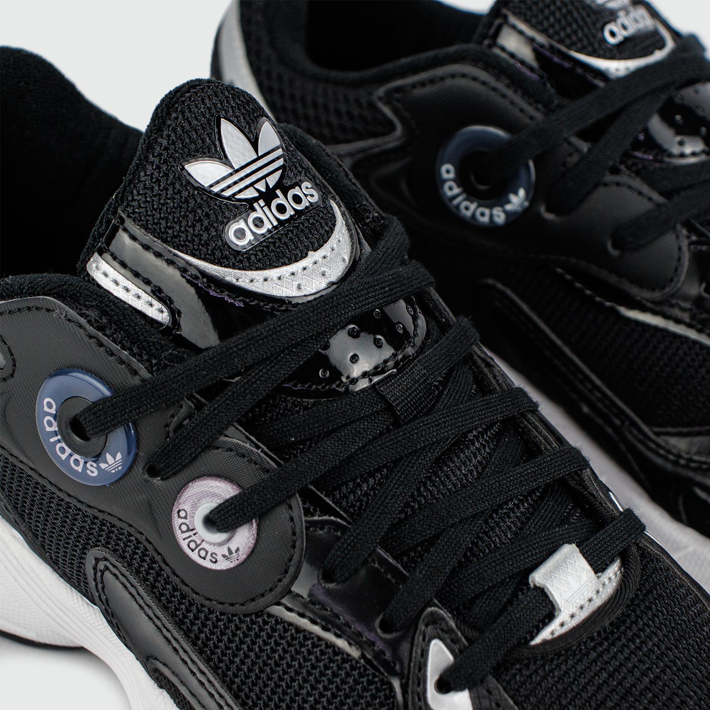 Кроссовки Adidas Astir Black / White Wmns Кроссовки Adidas Astir Black / White Wmns