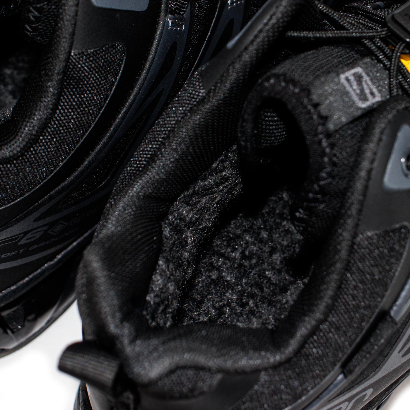 Кроссовки Salomon ADVANCED XT-6 ADV Mid Black with Fur Кроссовки Salomon ADVANCED XT-6 ADV Mid Black with Fur