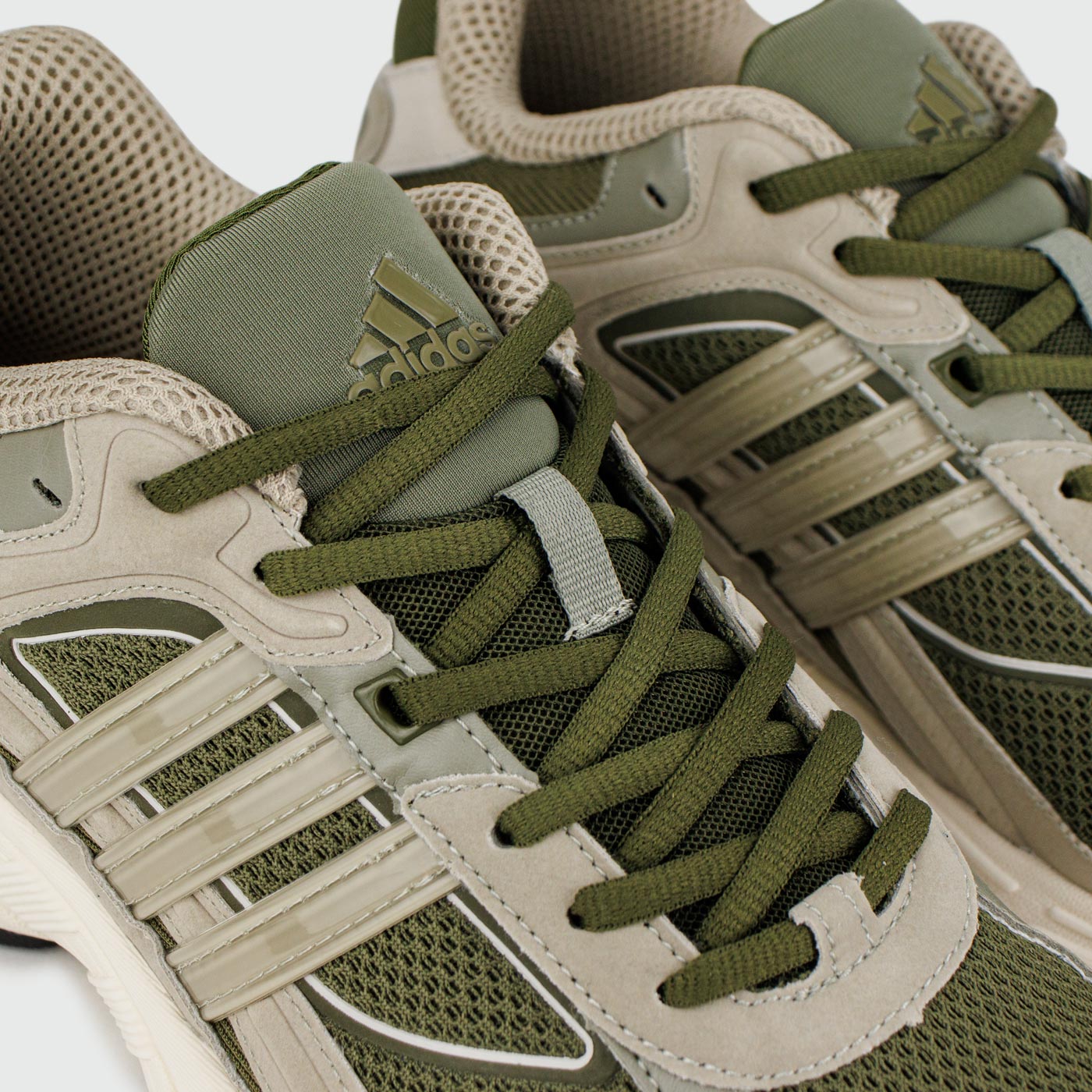 Кроссовки Adidas Response CL Olive / White