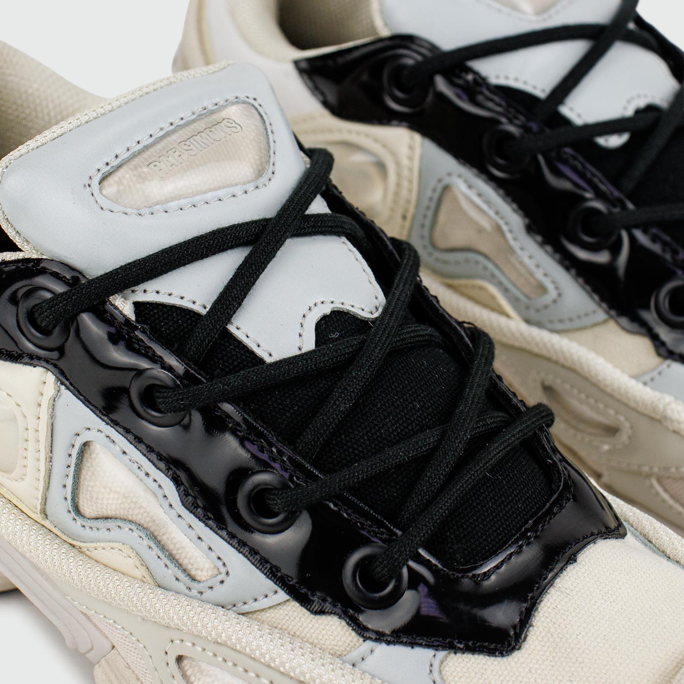 Кроссовки Adidas Ozweego 2 X Raf Simons Bunny Beige Кроссовки Adidas Ozweego 2 X Raf Simons Bunny Beige
