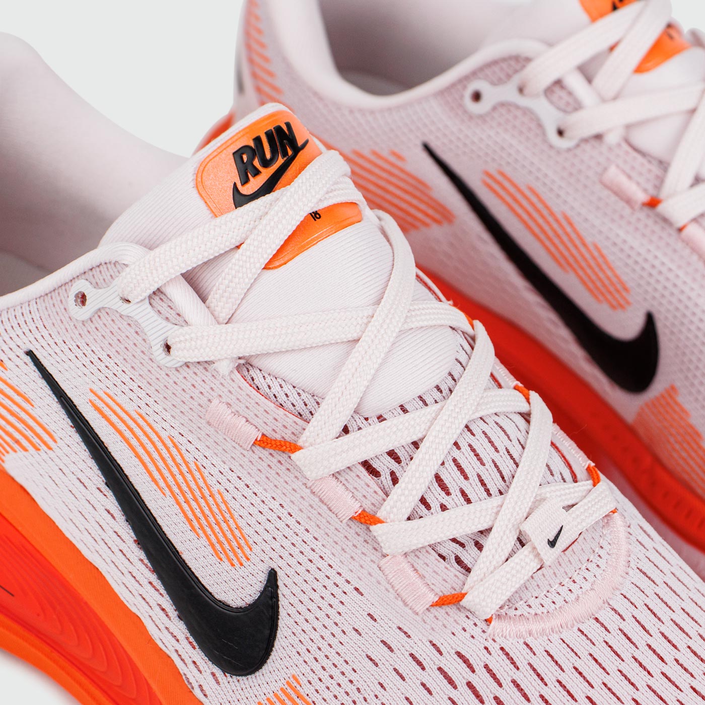 Кроссовки Nike Vomero 18 Orange Wmns Кроссовки Nike Vomero 18 Orange Wmns